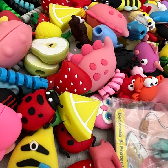 Cable Biterz Cord Protectors Mystery Grab Bag Set of 10 - Picture 5 of 5